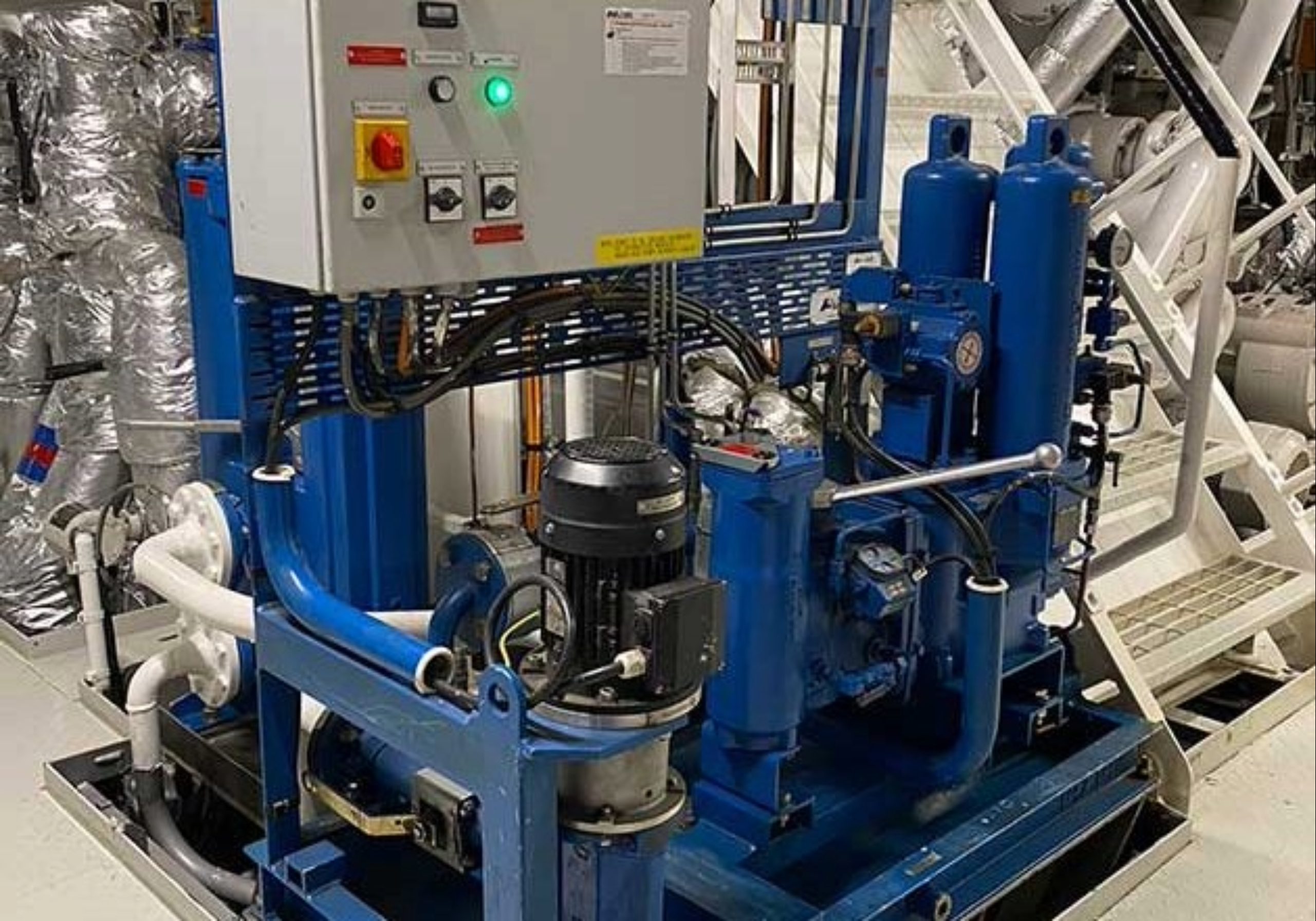 Auramarine-Pump-and-Filter-unit_web-landscape-cfa3b44738634cb52df991ef38ec9ebb-bd61zigfov57 (1)